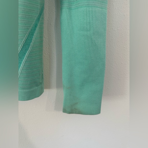 Lululemon 8 long sleeve - Picture 6 of 6